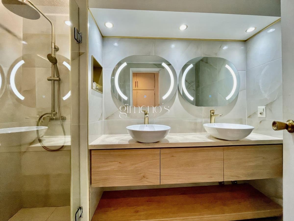 Venta de Apartamento de 2 Dormitorios - Playa Brava - Punta del Este