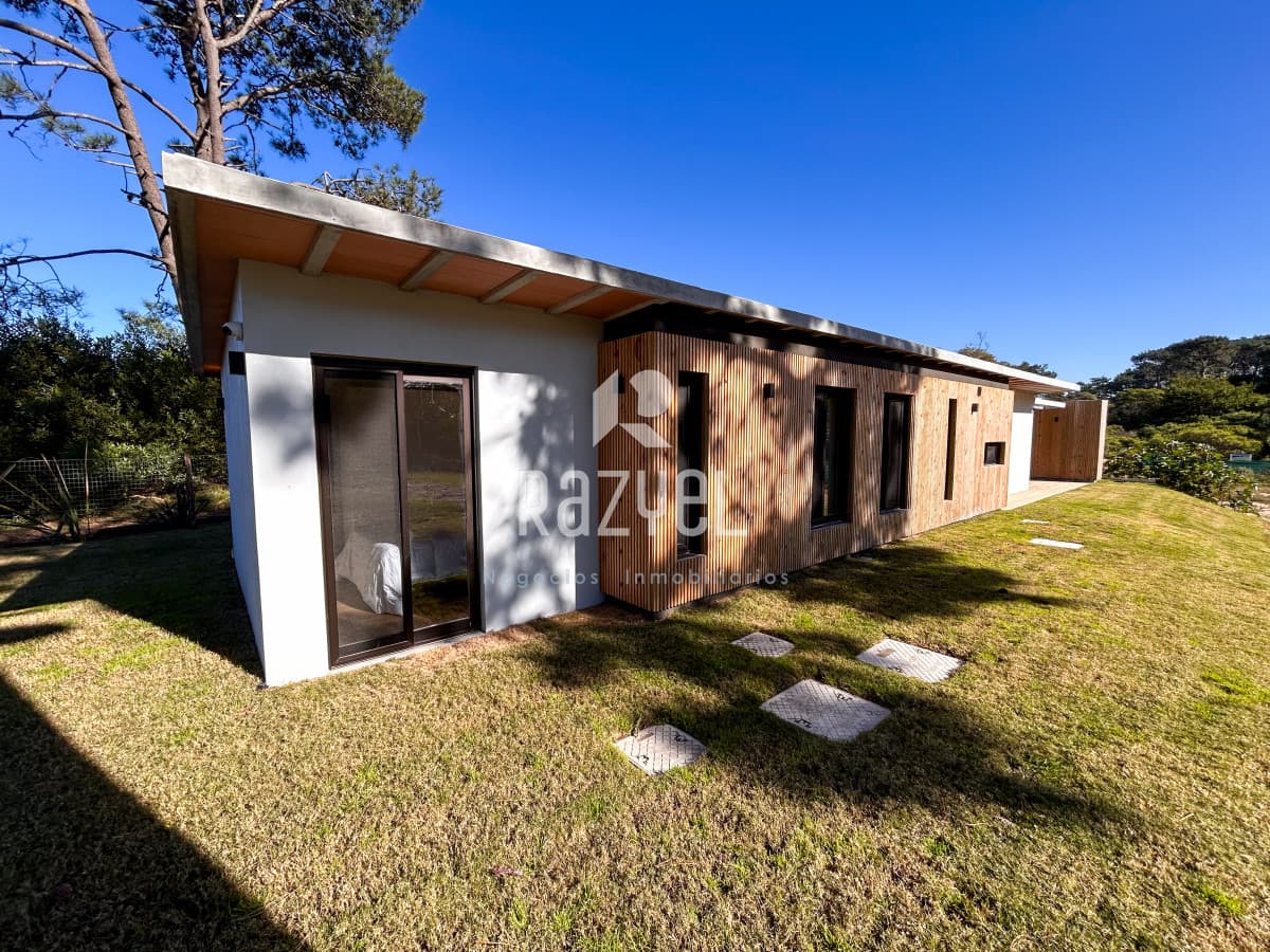 Casa ID.1020 - Casa en venta Club del Lago, Punta Ballena