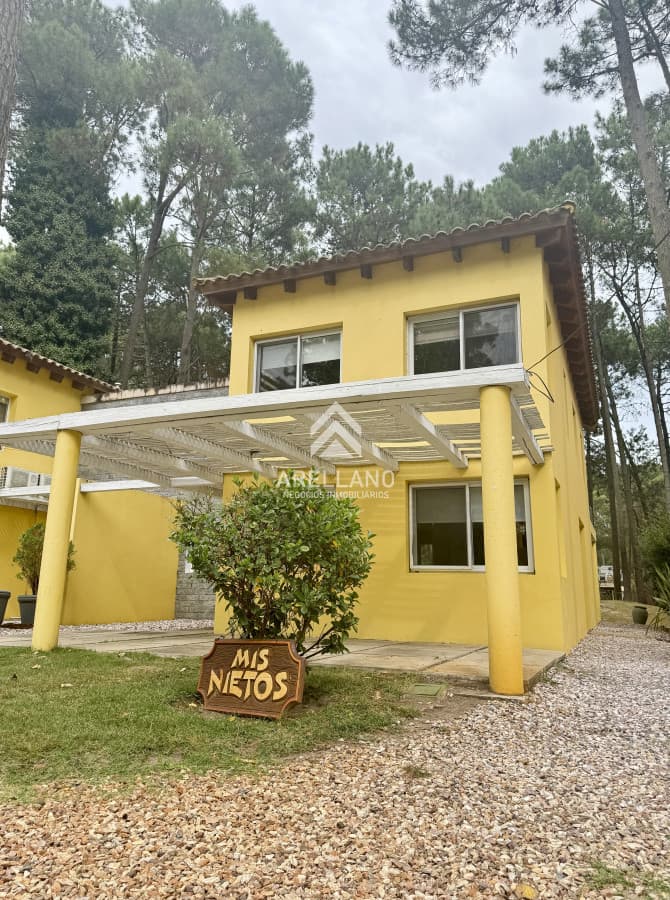 Casa ID.4445 - Venta casa en solanas, barrio privado, 3 dormitorios, 2 baños