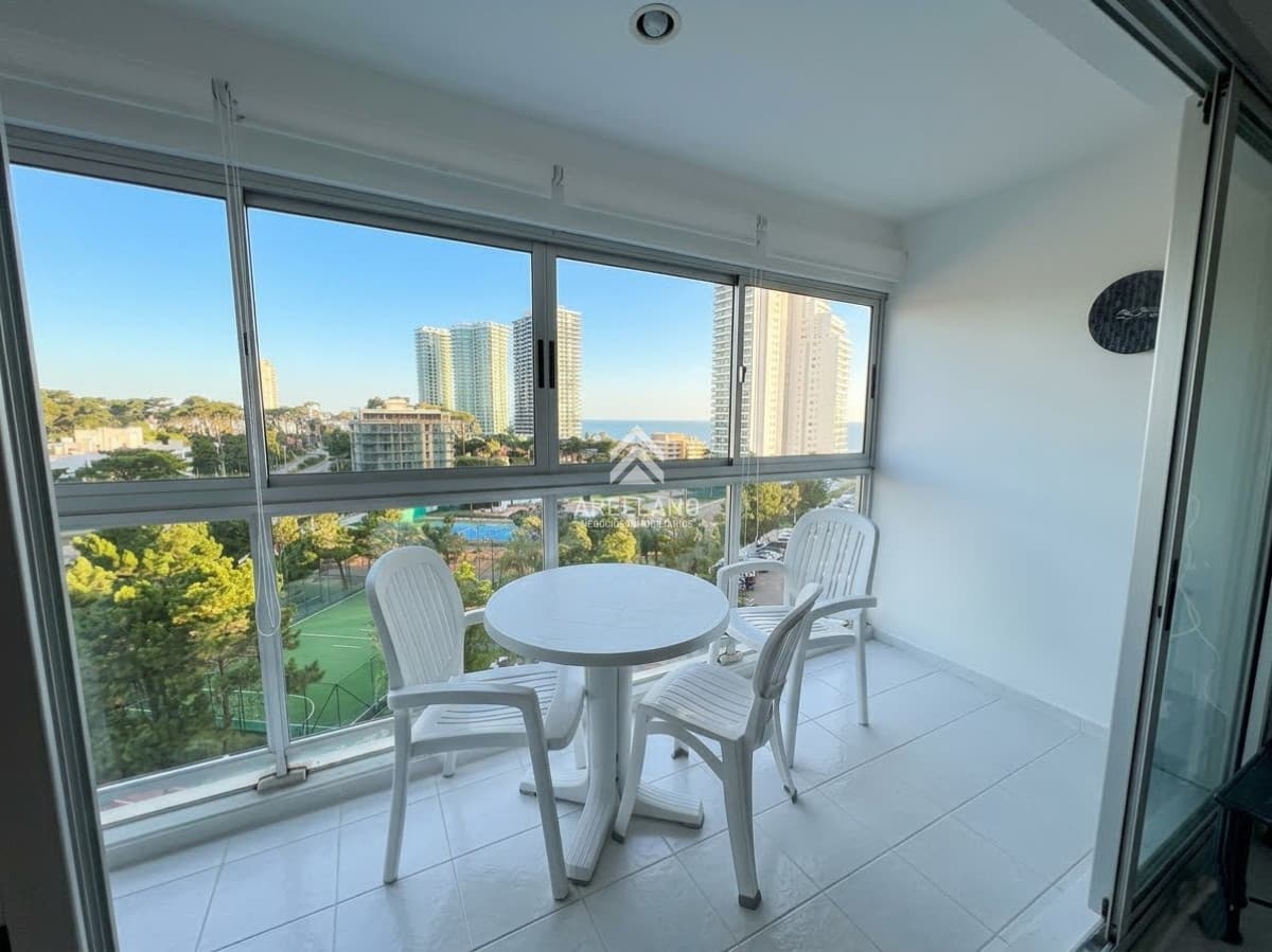 Apartamento ID.6837 - Alquiler temporal Complejo Lincoln Torre Wilson 3 dormitorios y 2 baños, Playa Mansa Punta del Este