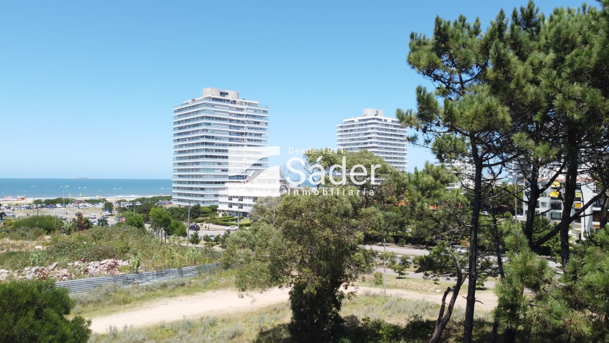 Apto 2 Dormitorios con Suite a Pasos de Playa Brava