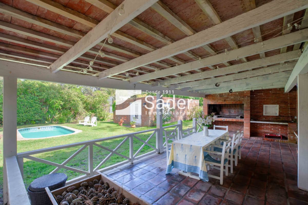 Casa en San Rafael, con piscina. 5 dormitorios  -