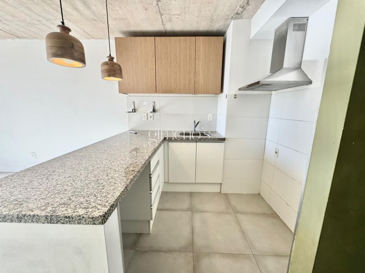 Apartamento 2 dormitorios 1 baño en Venta zona Shopping Atlantico - Maldoando