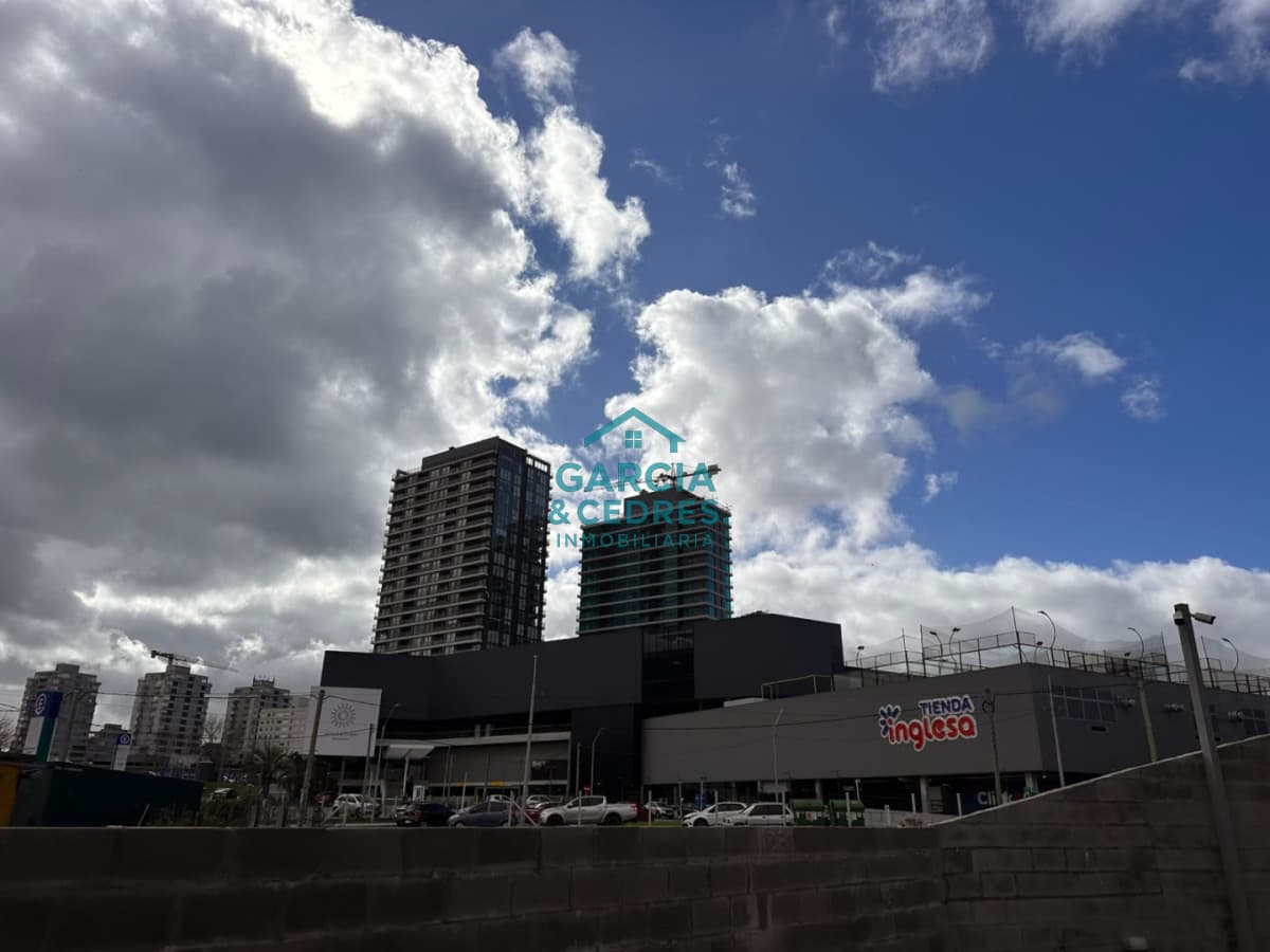 APARTAMENTO en VENTA, Penthouse frente a Atlantico Shopping Punta del Este
