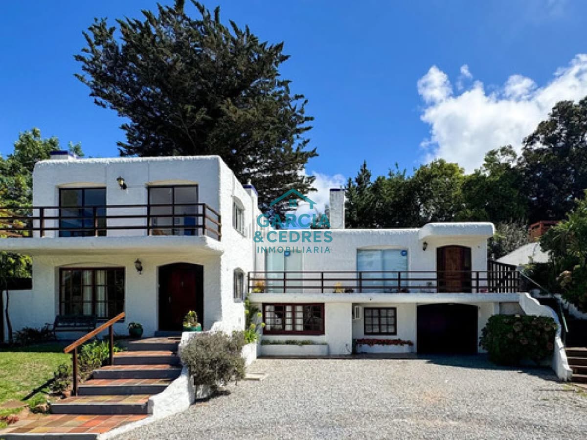 Casa de 6 dormitorios en Cantegril, Punta Del Este,