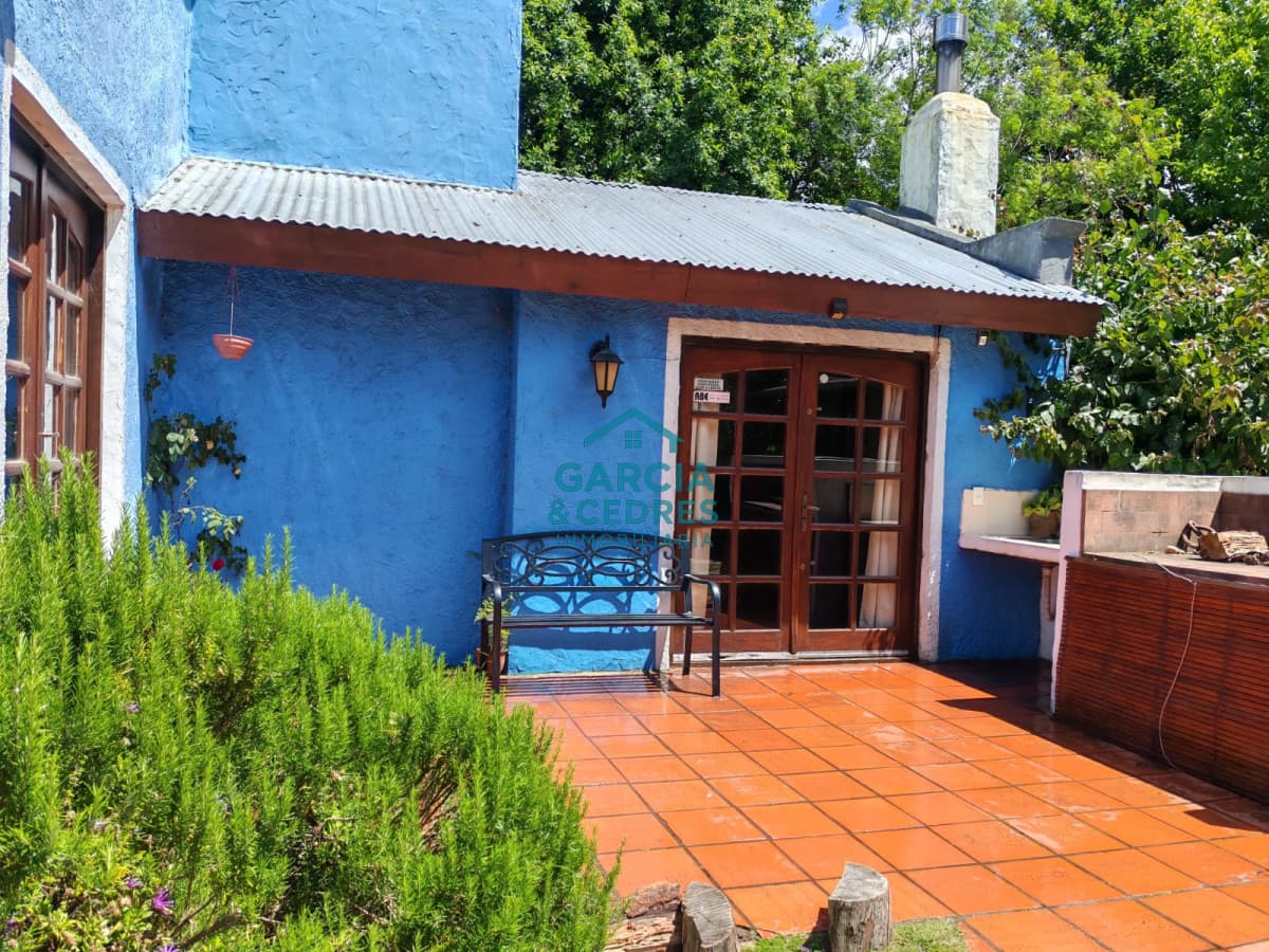 ALQUILO CASA EN ALTOS DEL PINAR DE 3 DORM Y 2 BAÑOS A 5 CUADRAS DEL MAR   -