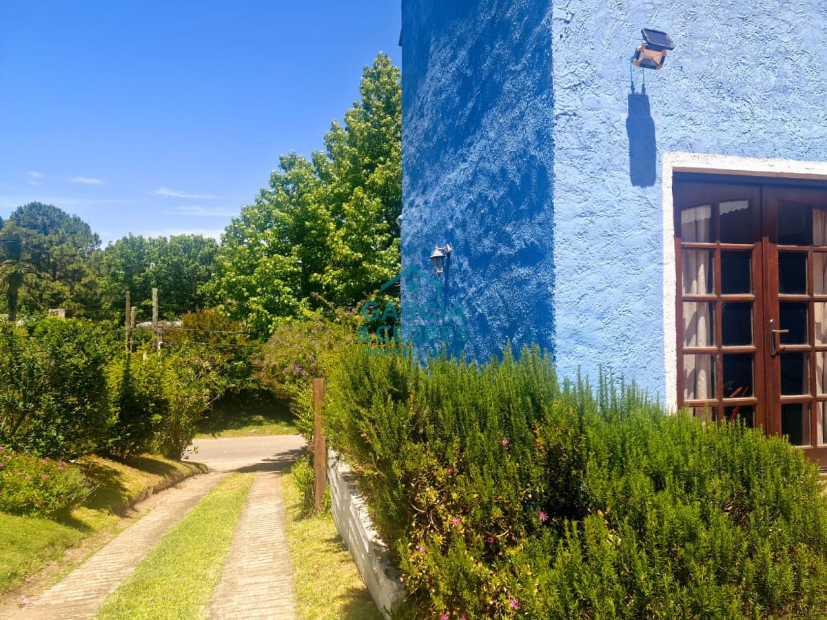 ALQUILO CASA EN ALTOS DEL PINAR DE 3 DORM Y 2 BAÑOS A 5 CUADRAS DEL MAR   -