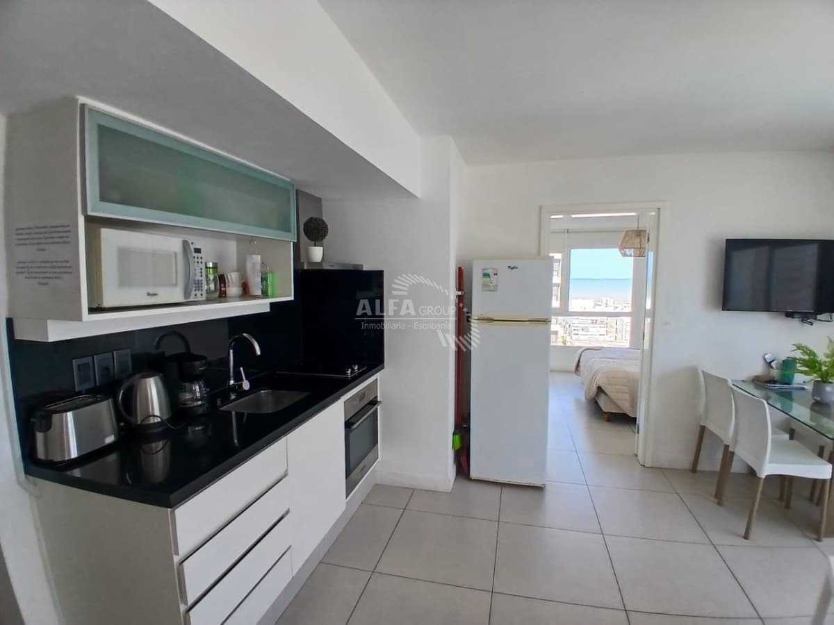 Punta del Este, Apto en venta. Cuenta con 1 dormitorio y excelentes ambientes !!