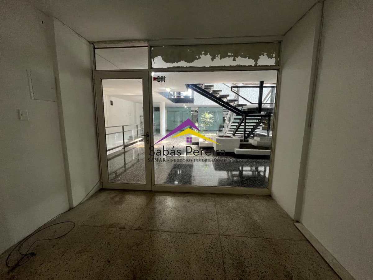 Local comercial en galería sobre Gorlero