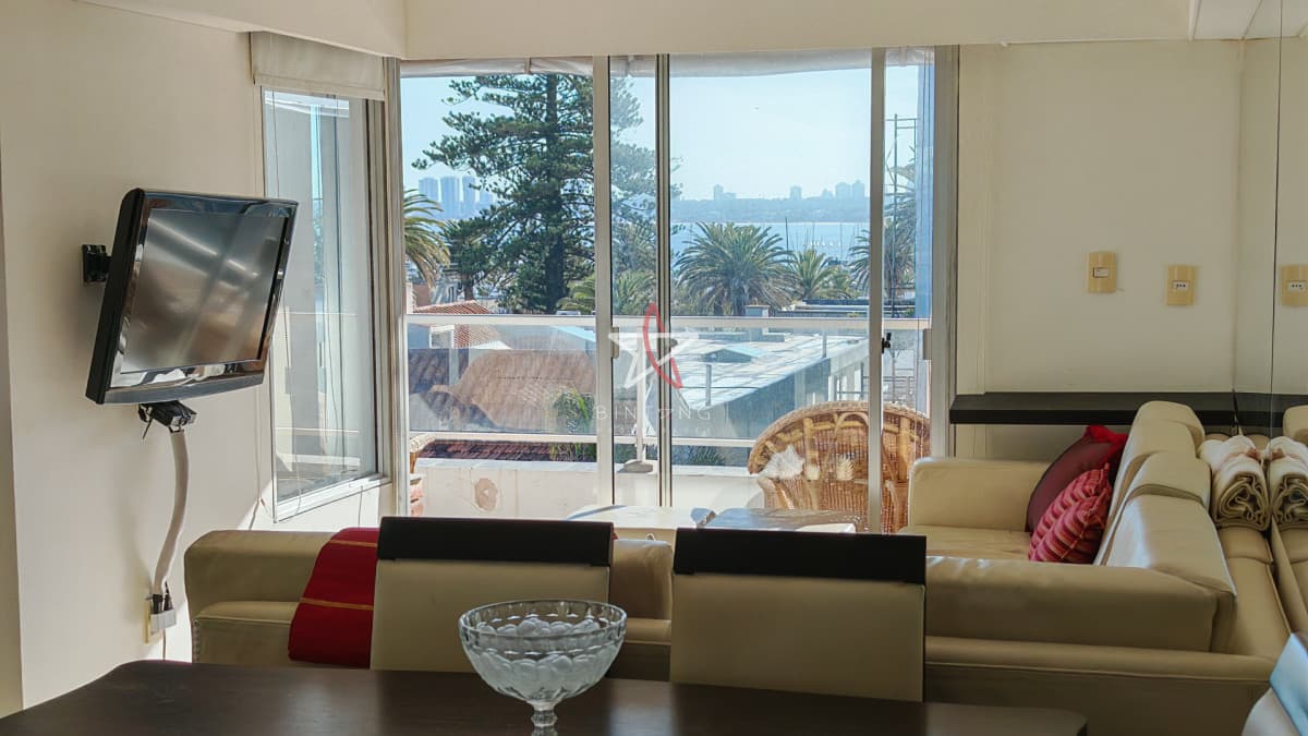 Apartamento en venta de 1 dormitorio y medio en Punta del este buen sol y vista al mar - Bintang Propiedades