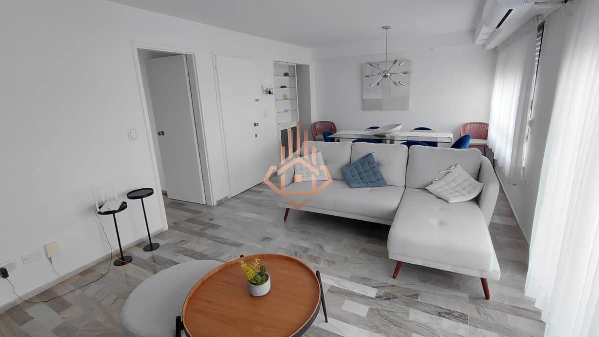 Apartamento PENTHOUSE en Alquiler Anual