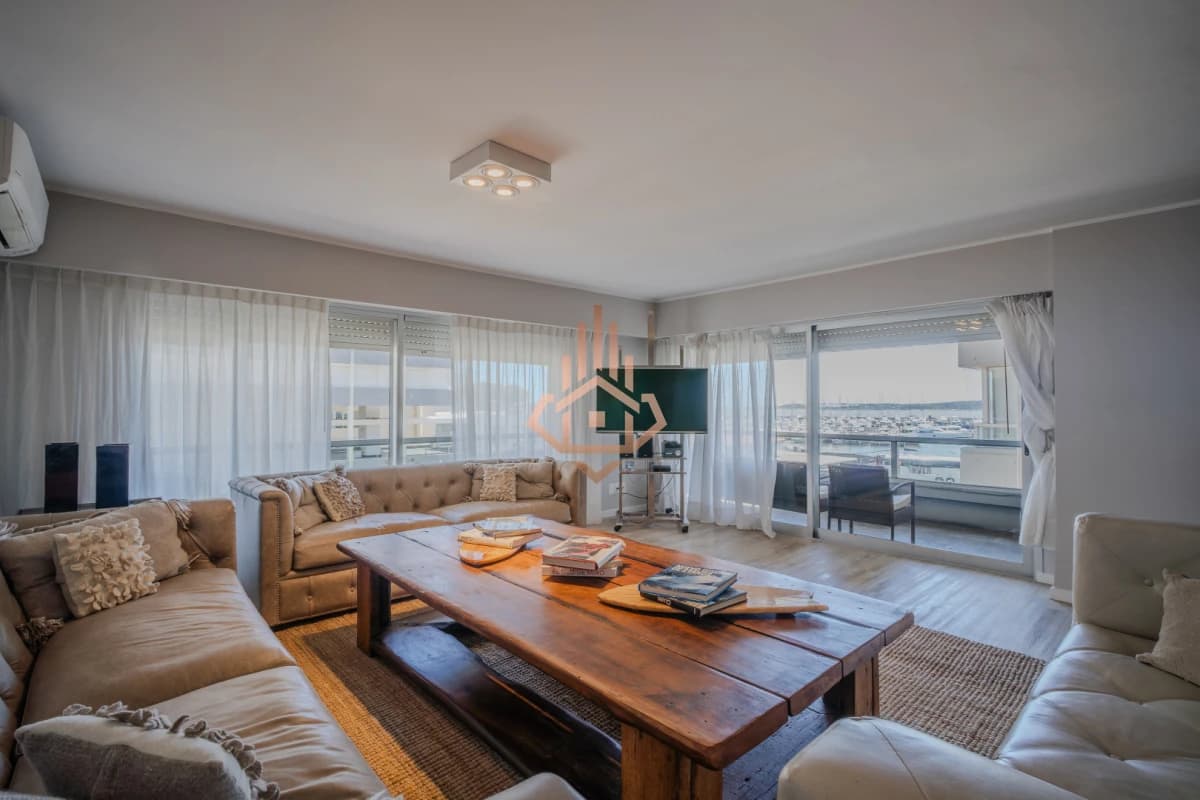 Exclusivo Departamento en la Península con Vista al Puerto y Amenities Premium