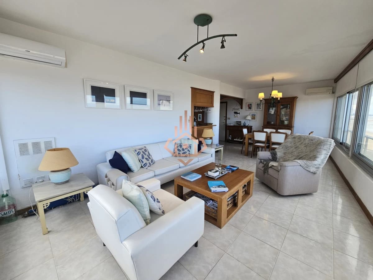 APARTAMENTO EN LA PENINSULA VISTA AL MAR