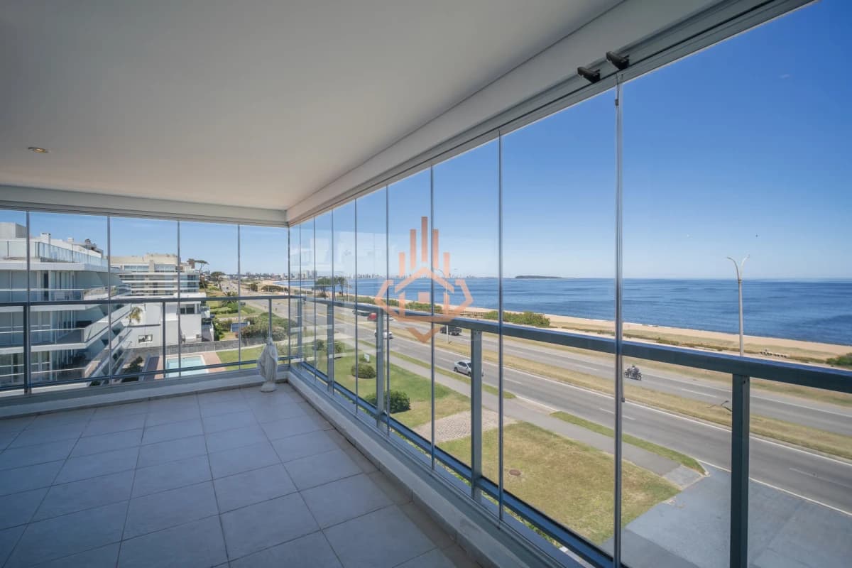 Venta Apartamento Penthouse 4 dormitorios, Frente al mar
