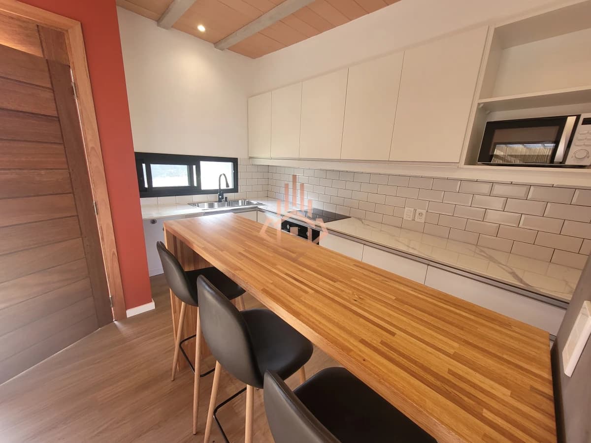 Casa en venta en Club del Lago. Punta Ballena. A estrenar, construcción tradicional