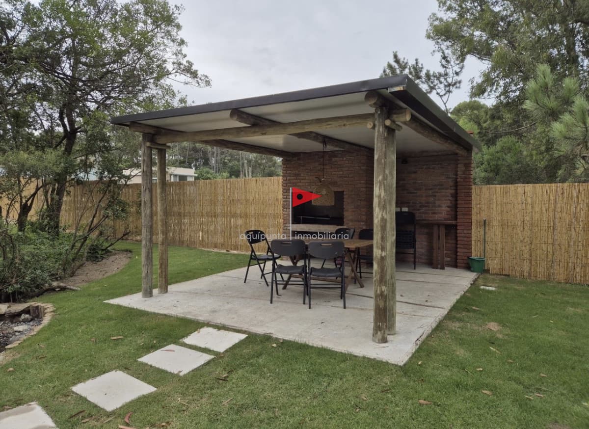 Casa ID.369 - Casa en venta Punta Colorada a pasitos del mar