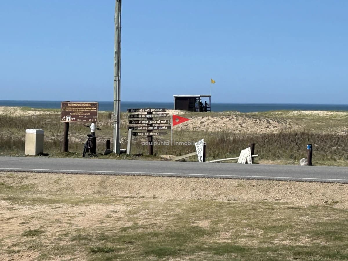 Terreno ID.235 - Venta terreno esquina punta Negra frente al mar