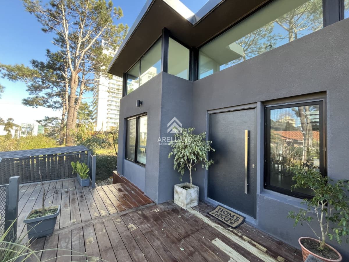 Casa ID.6194 - Venta casa 3 Dormitorios en Lugano, Punta del Este