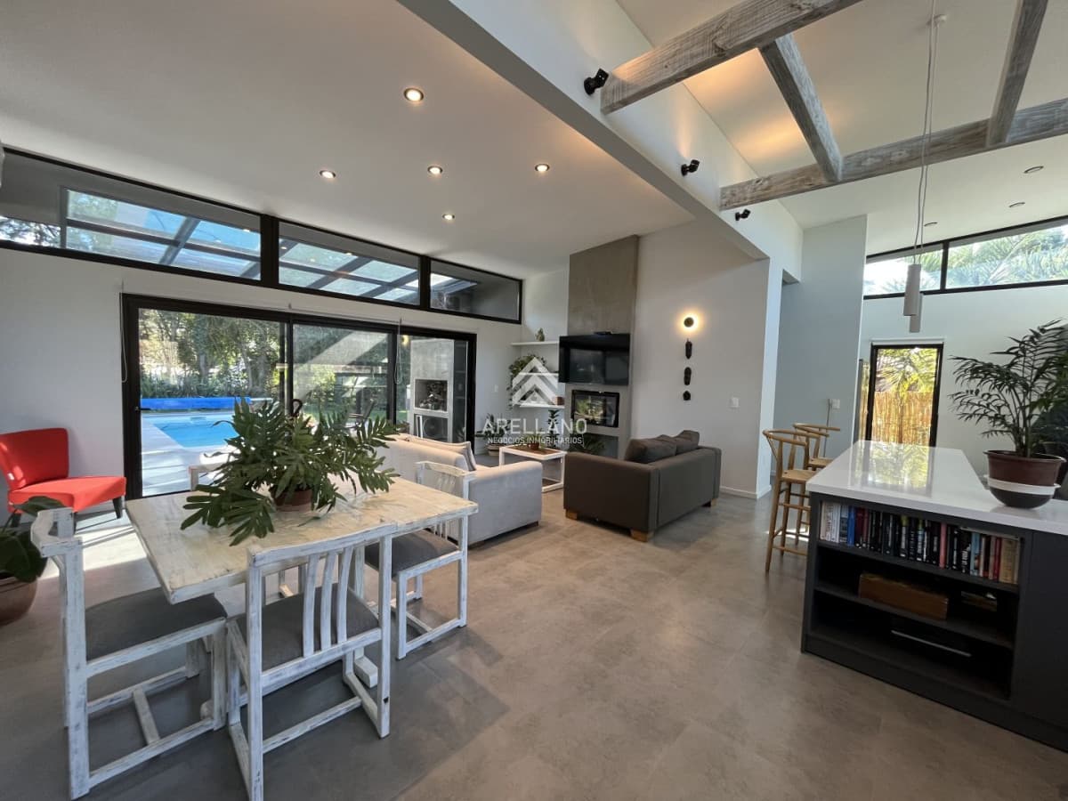 Casa ID.6194 - Venta casa 3 Dormitorios en Lugano, Punta del Este