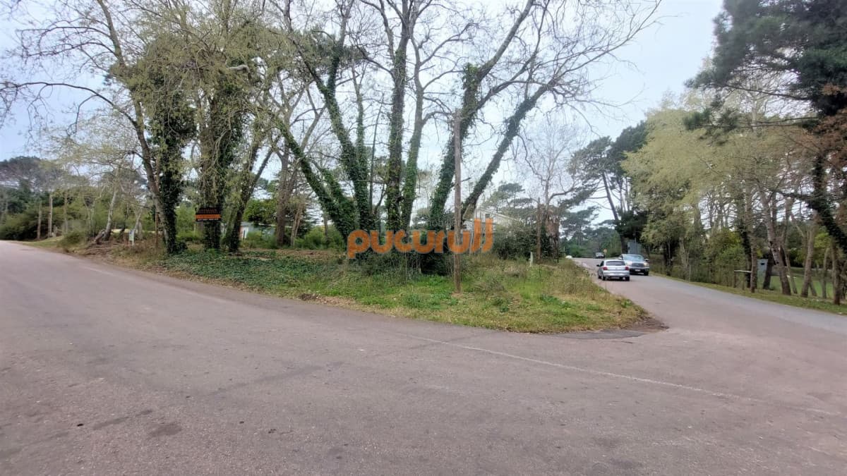 Excelente lote esquinero en venta en barrio Lugano, Punta del Este