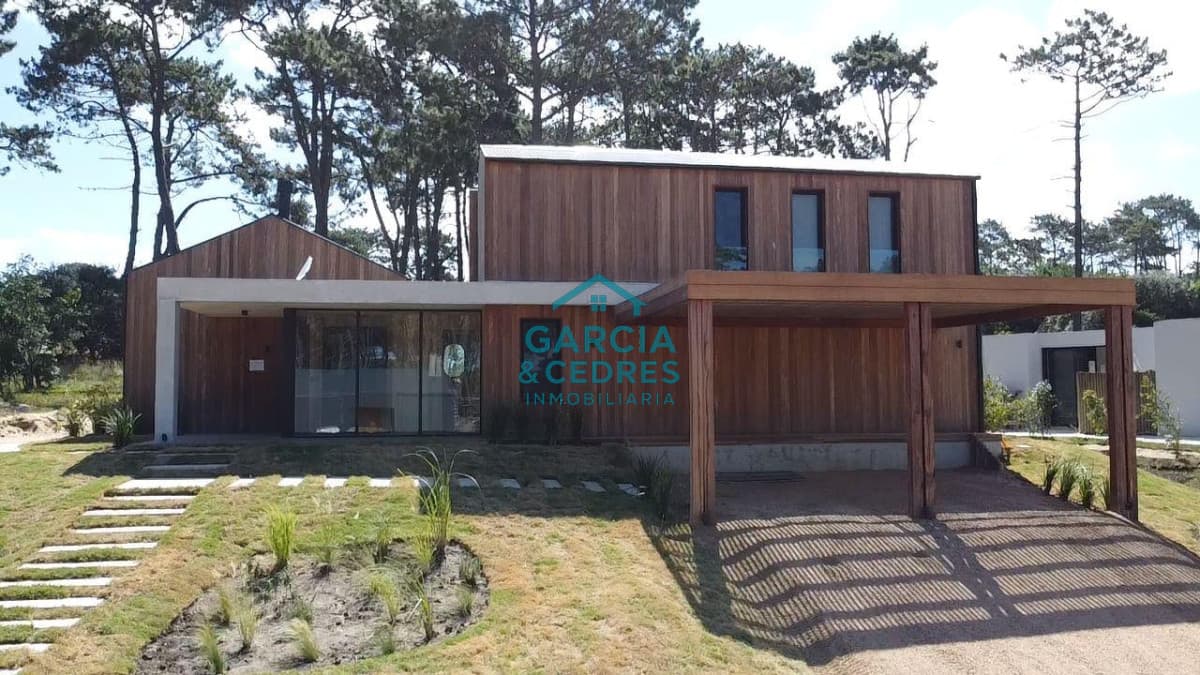 Excelente Moderna Casa Reserva Montoya La Barra