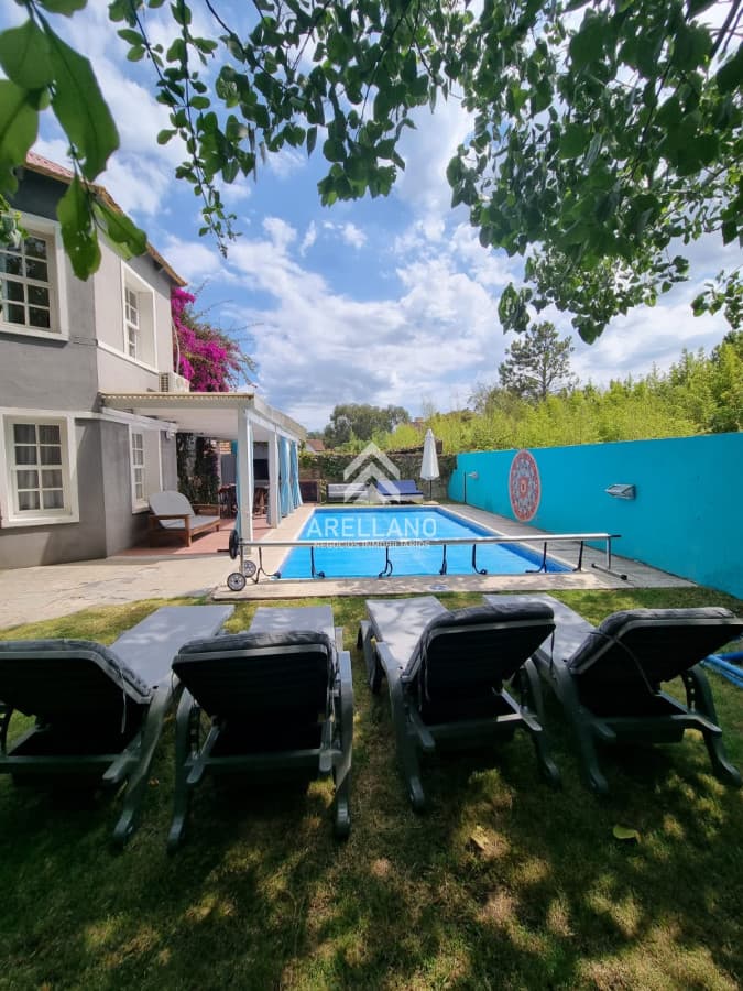 Casa ID.5539 - Venta casa 3 dormitorios y dependencia cerca del mar