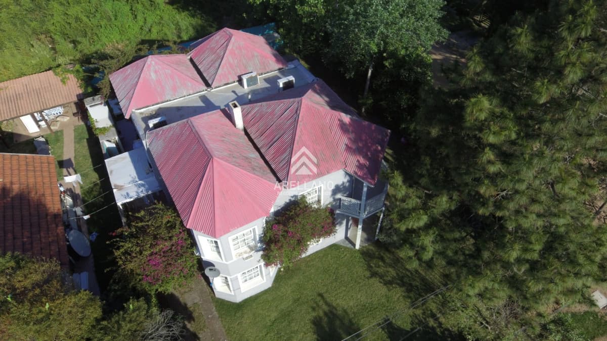 Casa ID.5539 - Venta casa 3 dormitorios y dependencia cerca del mar