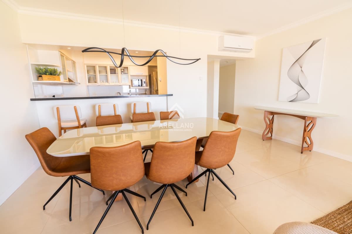 Apartamento ID.5667 - Venta Apartamento Playa Mansa 4 ambientes
