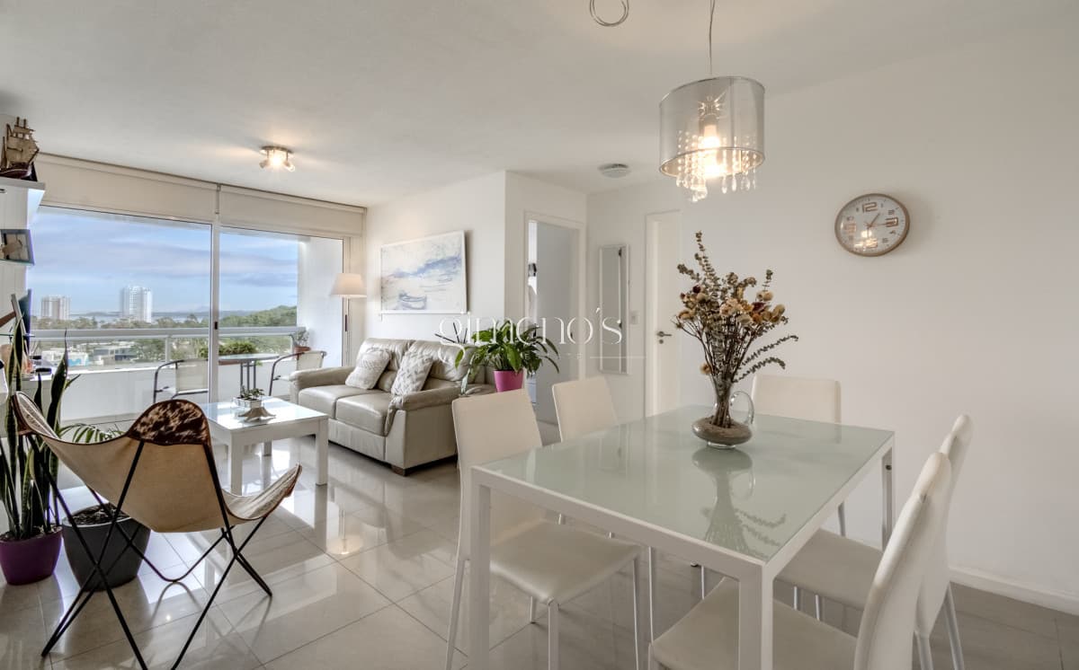 Apartamento 2 dormitorios en Punta del Este, cerca de todos los servicios, Roosevelt.