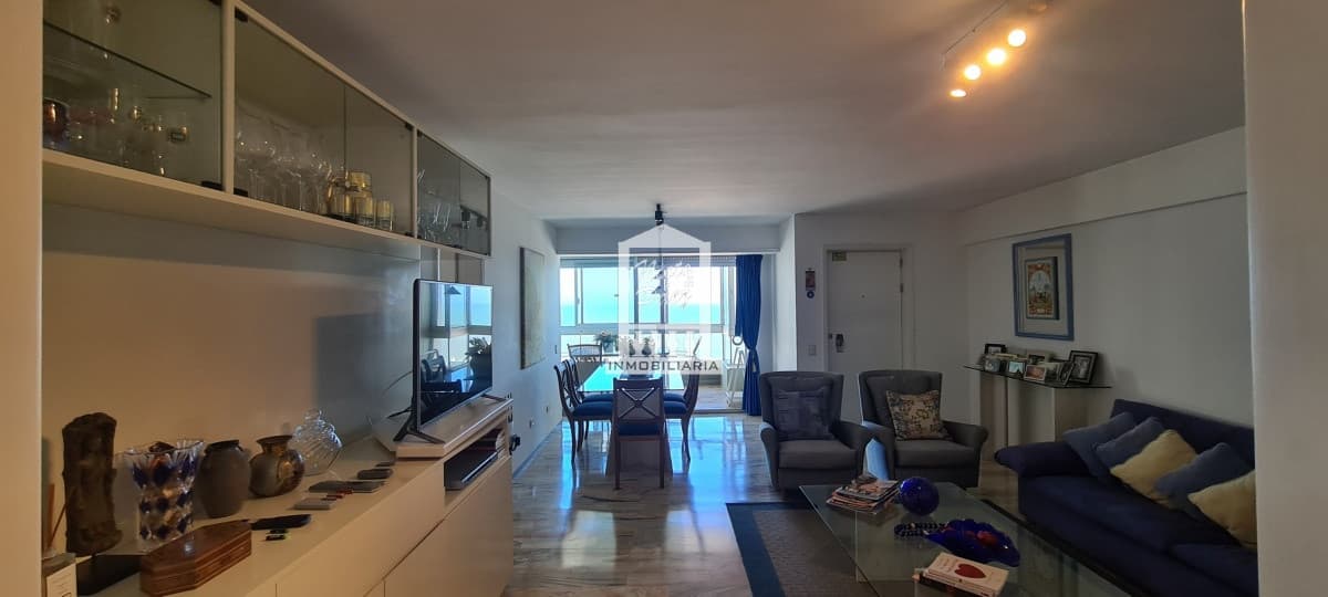 Piso alto a pasos del puerto