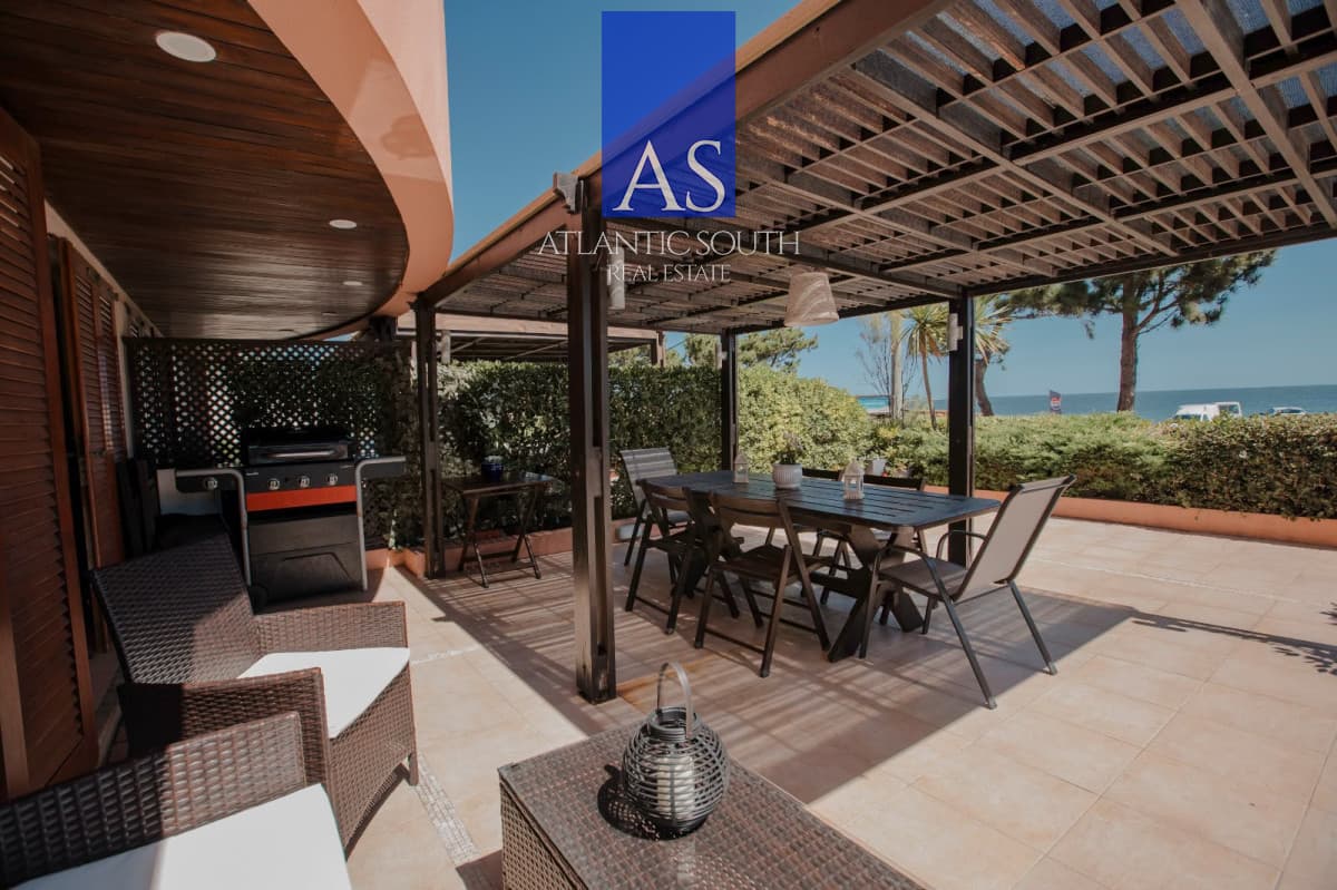 Apartamento en primera línea con vista y piscina propia