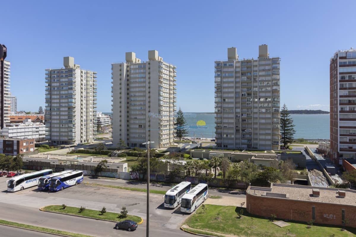 Apartamento en Alquiler en Punta del este 2 dormitorios , Torre imperiale , Playa brava   - Inmobiliaria Playa del Este