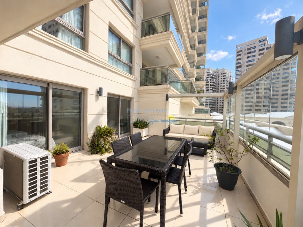 Apartamento en venta de 2 dormitorios en suite en Torre Imperial  - Inmobiliaria Playa del Este