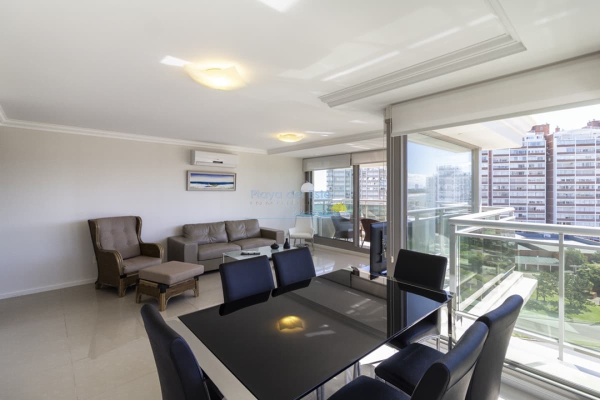 Apartamento en Alquiler en Punta del este 2 dormitorios , Torre imperiale , Playa brava   - Inmobiliaria Playa del Este