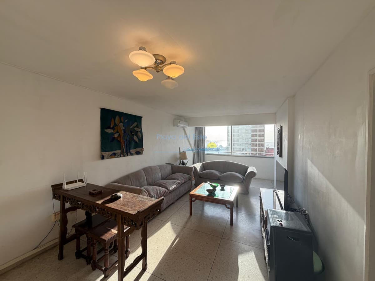 Apartamento en Venta de 2 dormitorios  en Punta del este , Gorlero , Península  - Inmobiliaria Playa del Este