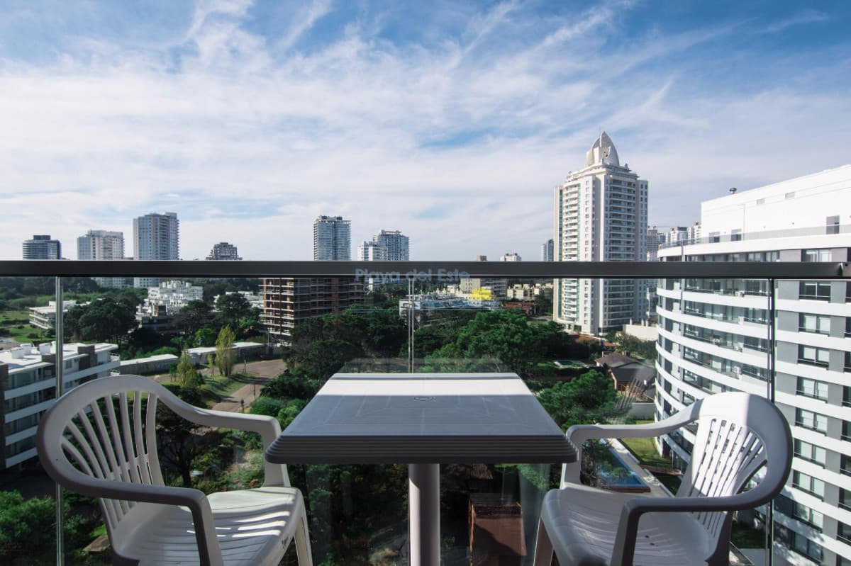 Apartamento en venta de 2 dormitorios en Punta del este , Chronos , Aidy Grill , Playa brava  - Inmobiliaria Playa del Este