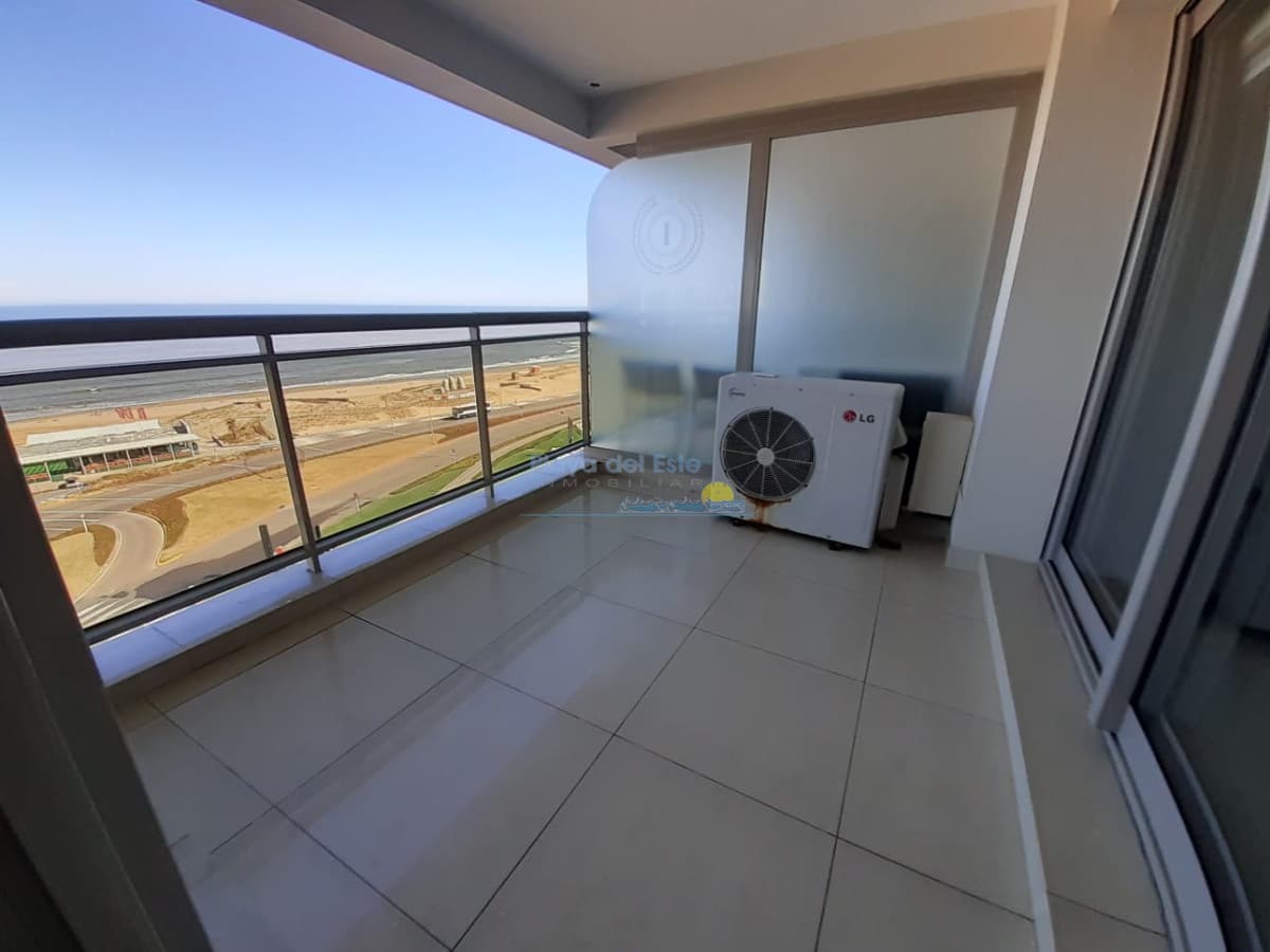 Apartamento en Alquiler de 3 Dormitorios en Punta del este , Playa Brava , Torre Imperiale  - Inmobiliaria Playa del Este