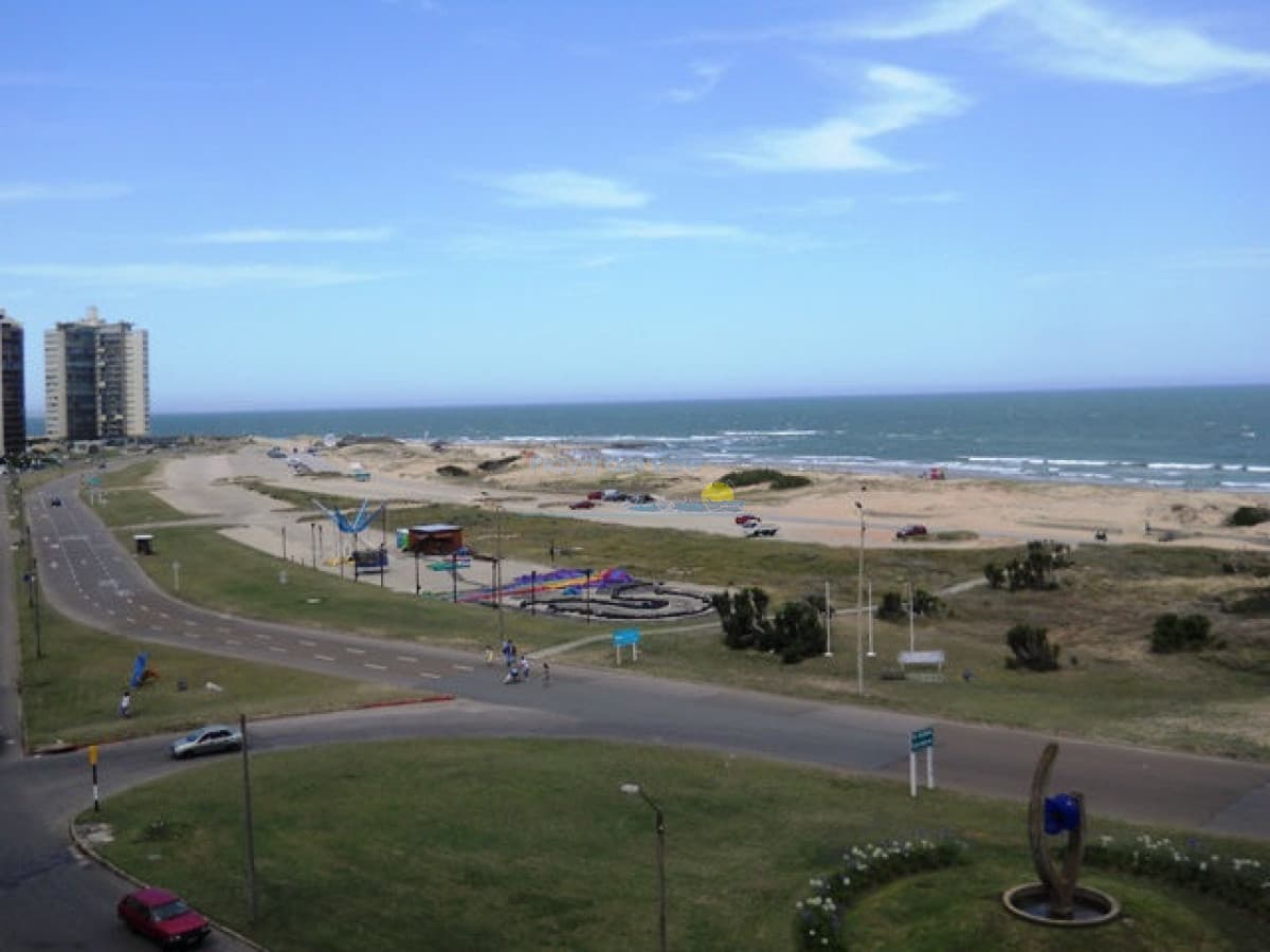 Apartamento de 3 dormitorios en Venta en Torre Imperiale, Punta del este , Playa Brava  - Inmobiliaria Playa del Este