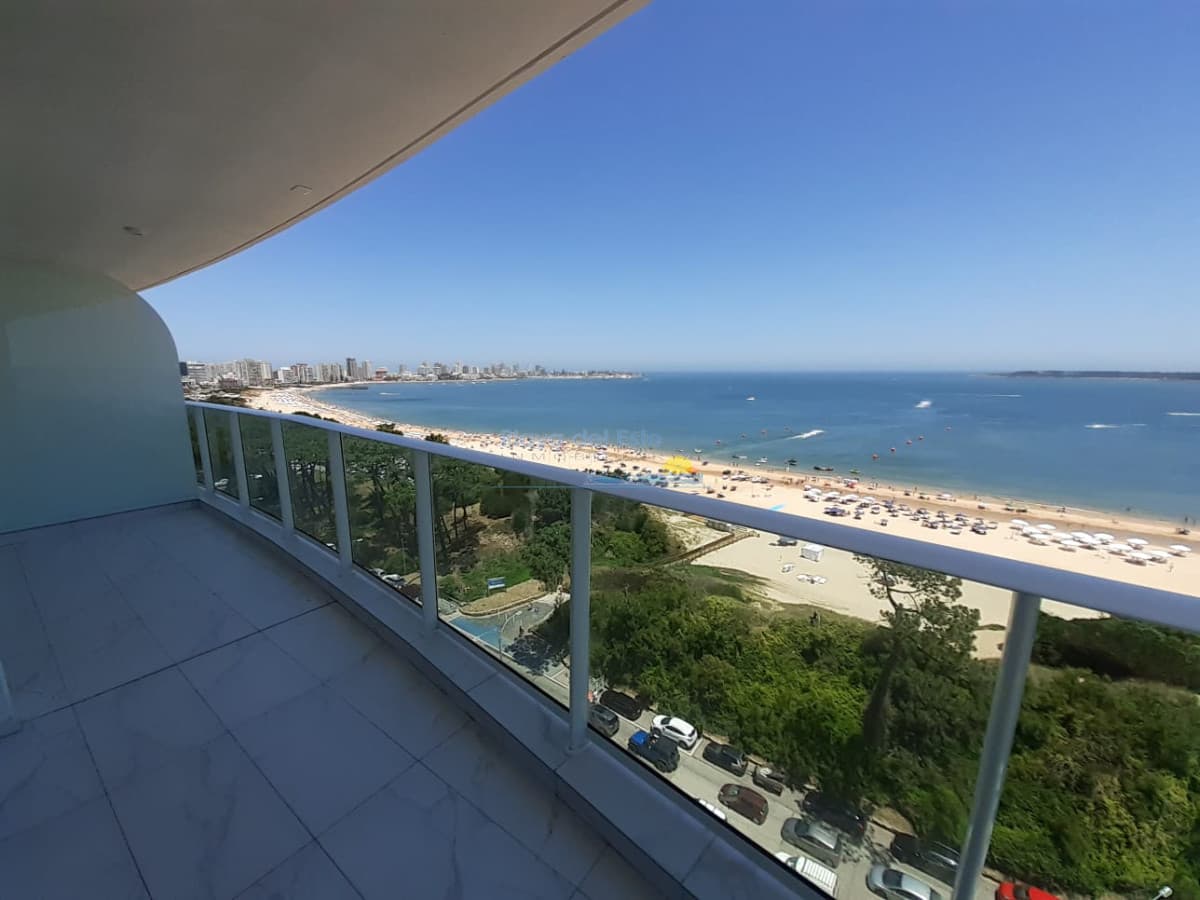 Apartamento en Venta de 3 dormitorios en Punta del este , Playa Mansa , Edificio Paramount , Vista al mar  - Inmobiliaria Playa del Este