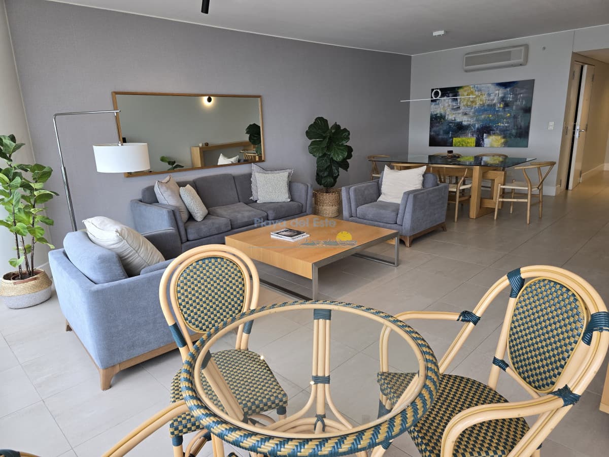 Apartamento en venta de 2 dormitorios en Torre Le parc , Punta del este , Playa brava - Inmobiliaria Playa del Este
