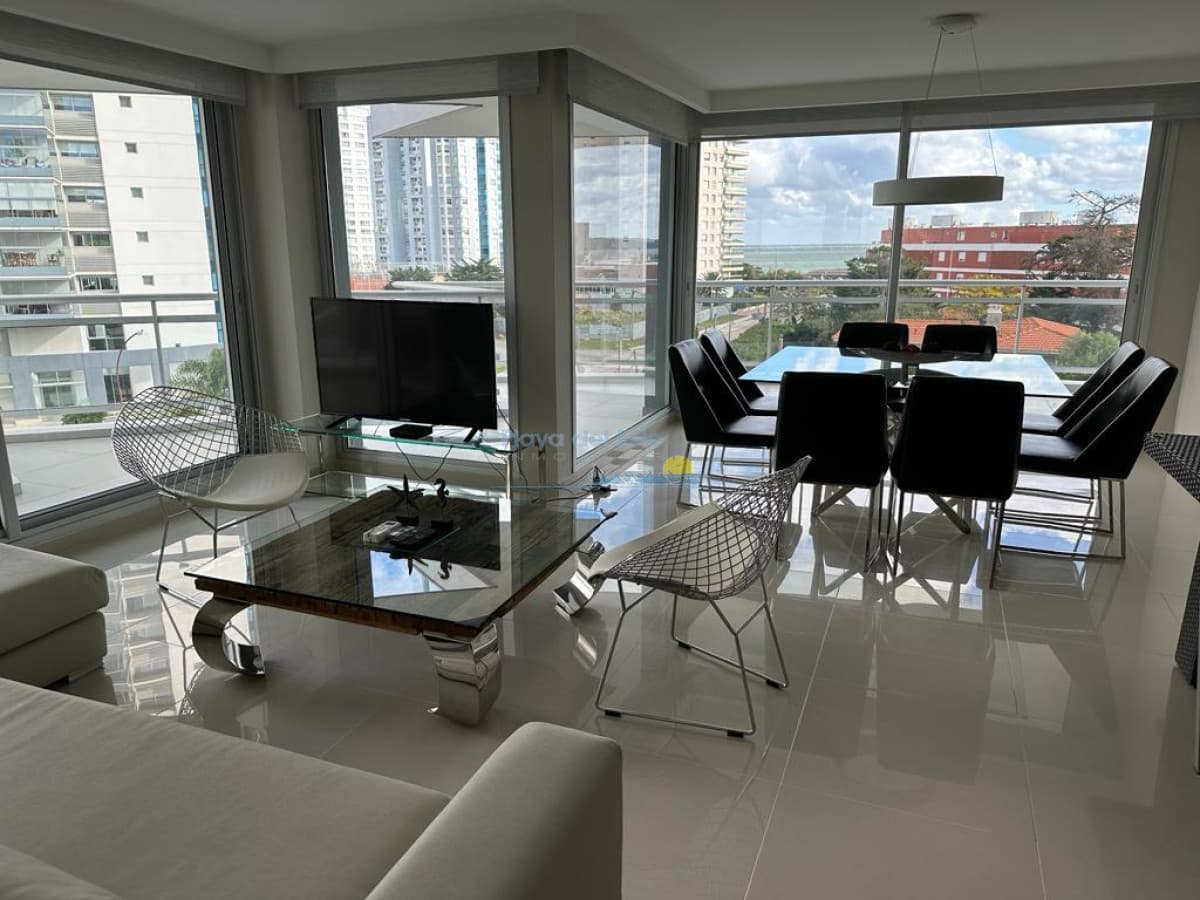 Apartamento en Venta de 3 Dormitorios en Punta del este, Edificio Sunrise , Playa Mansa  - Inmobiliaria Playa del Este