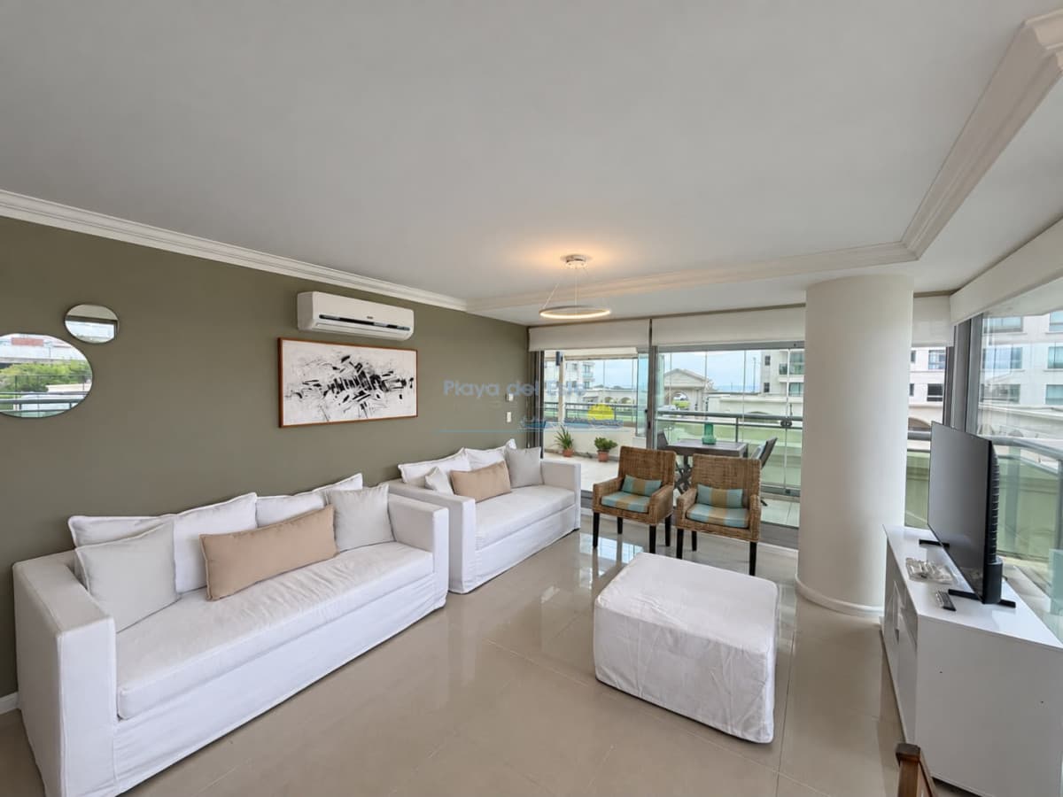 Apartamento en venta de 2 dormitorios en suite en Torre Imperial  - Inmobiliaria Playa del Este
