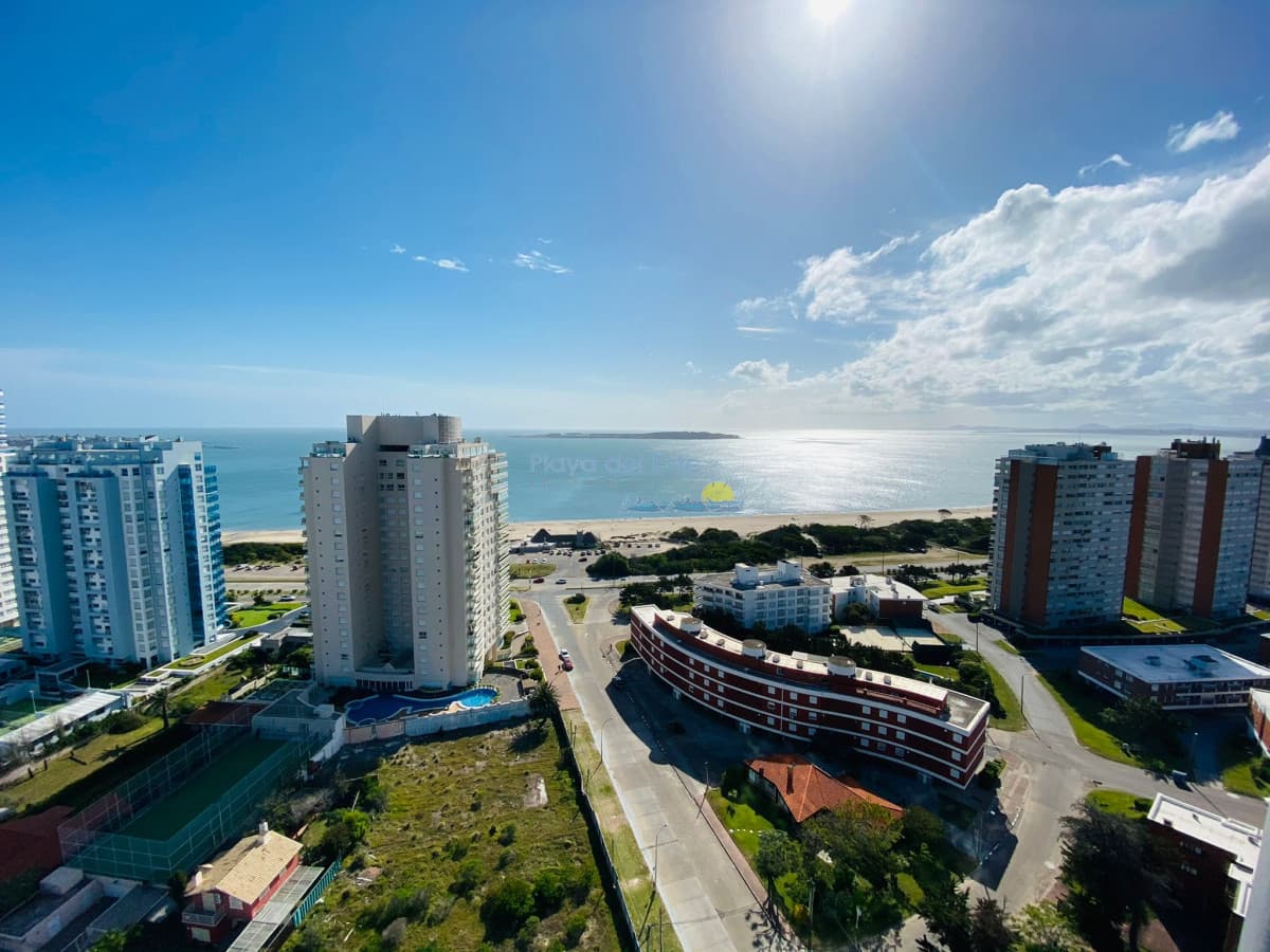 Apartamento de 2 Dormitorios en Venta en Punta del este , Playa Mansa , Miami Boulevard , Vista al mar  - Inmobiliaria Playa del Este