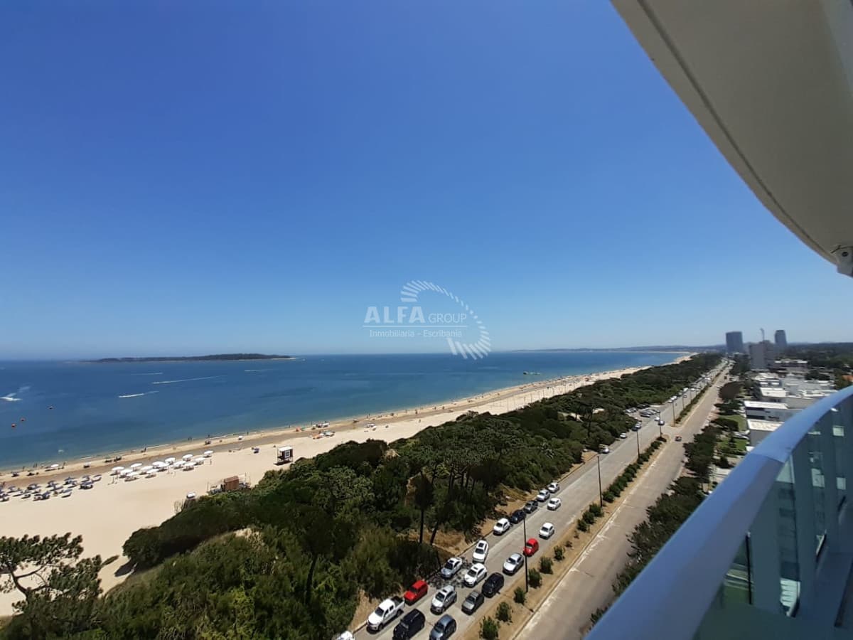 A ESTRENAR FRENTE A PLAYA MANSA