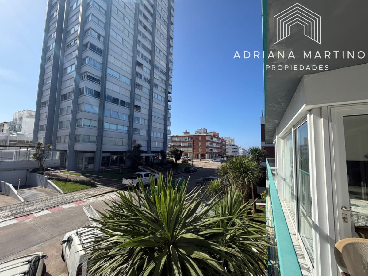 Apartamento de 1 dormitorio en Venta en Punta del este , Península , Bajos gastos a pasos del mar
