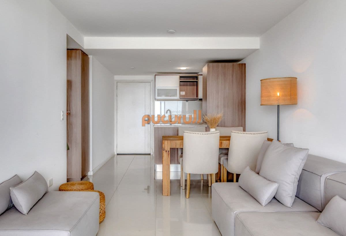 Apartamento en venta de 1 dormitorio en Punta del este , Playa brava , Torre con servicios , Gala vista