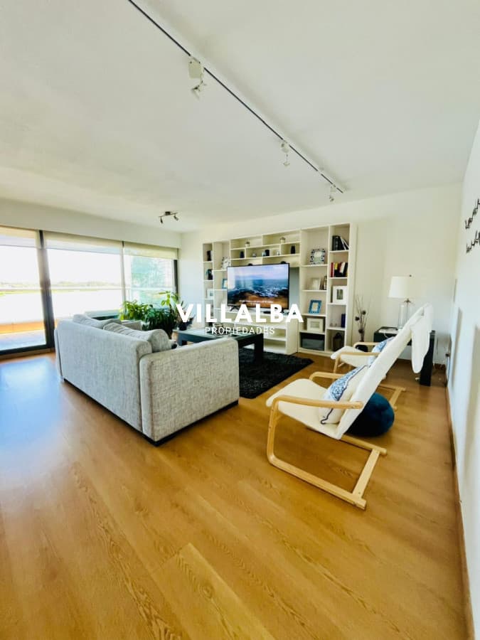 Apartamento en venta 2 Dorm y 2 Baños Parrillero y Estufa | Laguna del Diario, Punta del Este