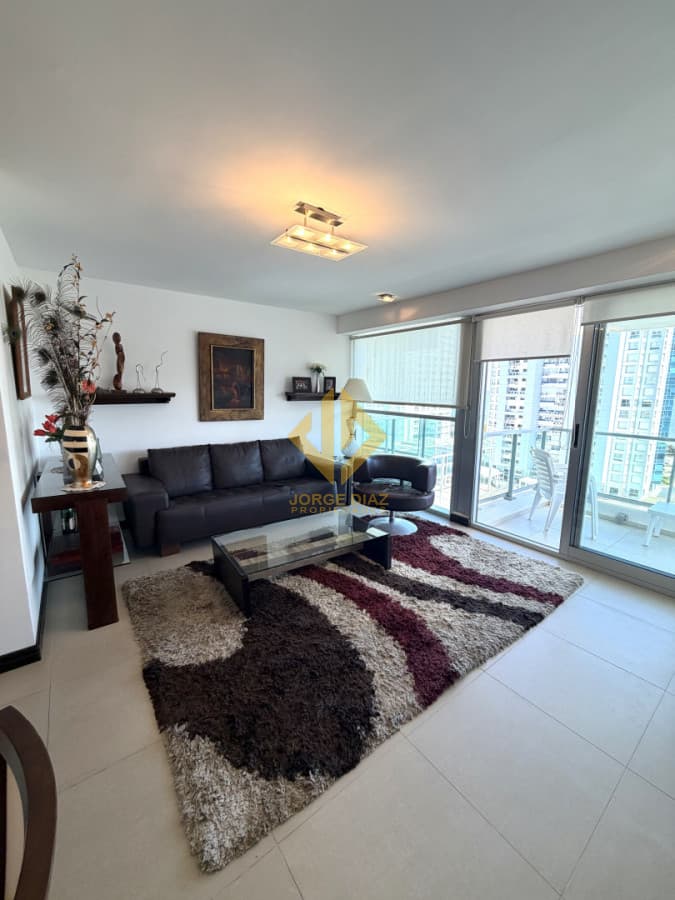 Venta y alquiler de temporada en Mansa - Apartamento de 183 m², 3 dormitorios, a 150 m del mar