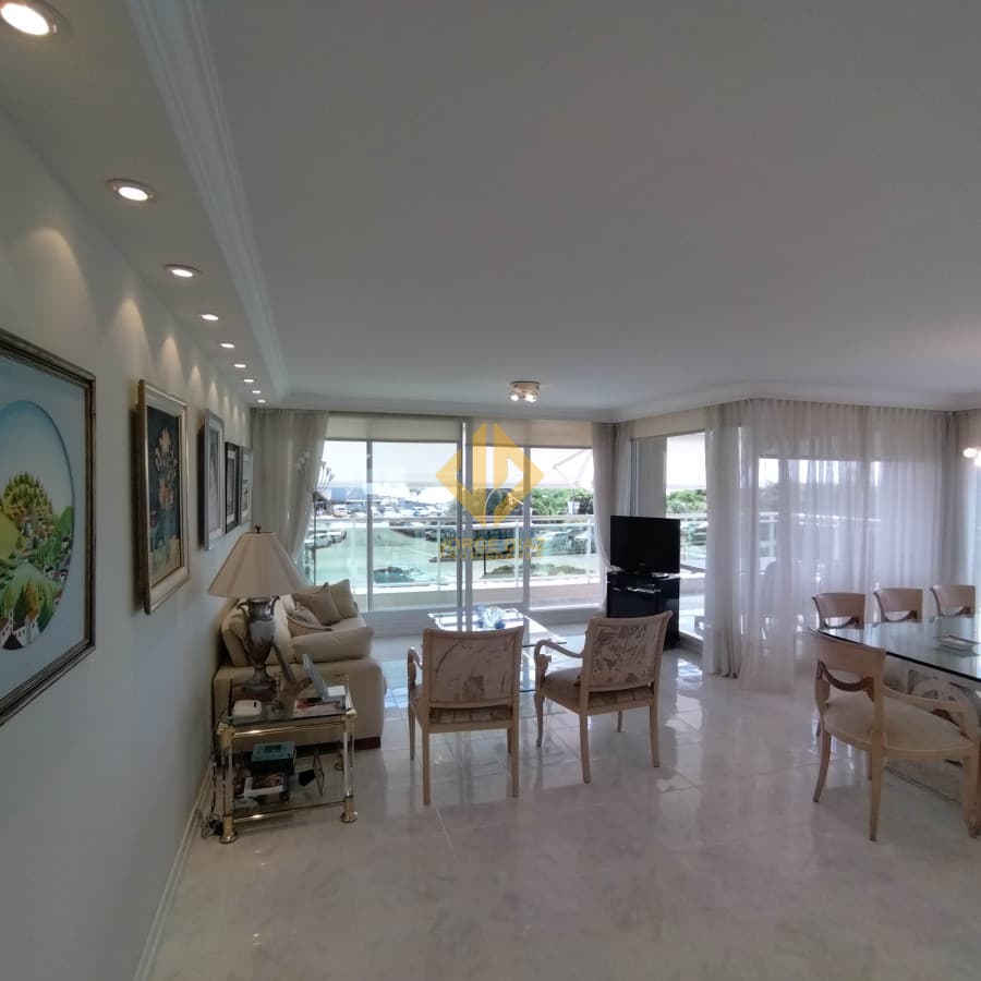 Alquiler de temporada frente al mar en Mansa - 3 suites, del 10 al 31 de enero