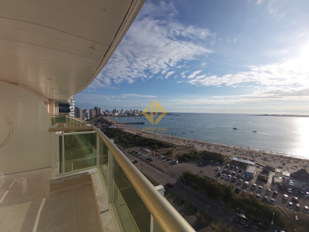 Alquiler de temporada - Coral Tower 1402, frente al mar en Mansa | 2da quincena de enero